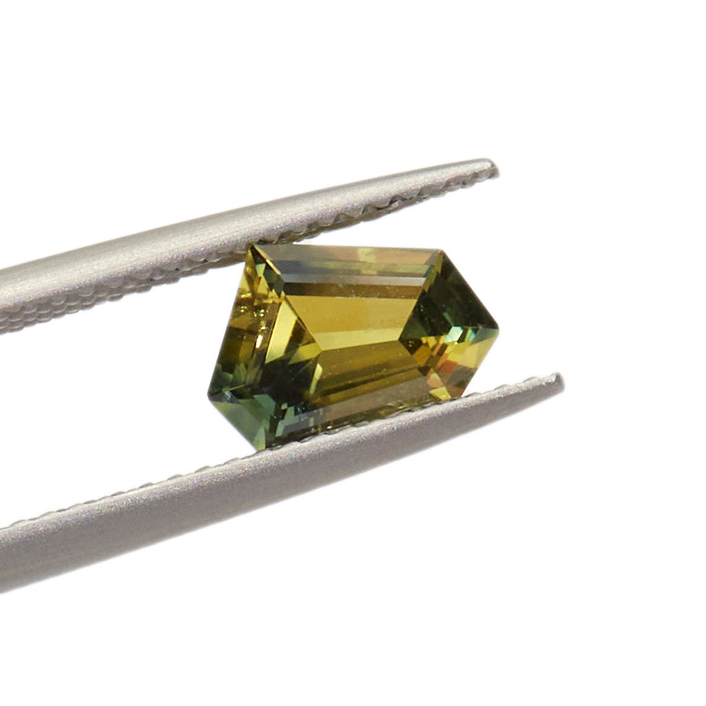 1.40ct Freeform Cut Yellow/Green Australian Parti Sapphire