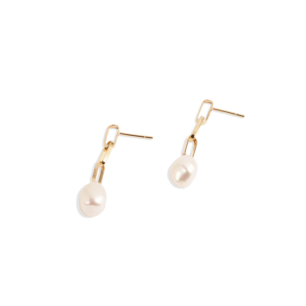 Baroque Pearl Drop Short Gold Link Earrings