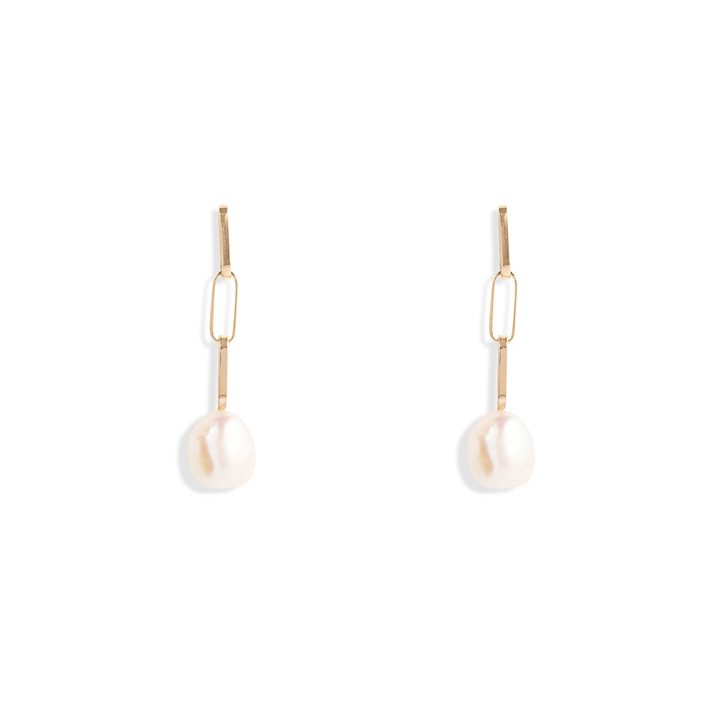 Baroque Pearl Drop Short Gold Link Earrings