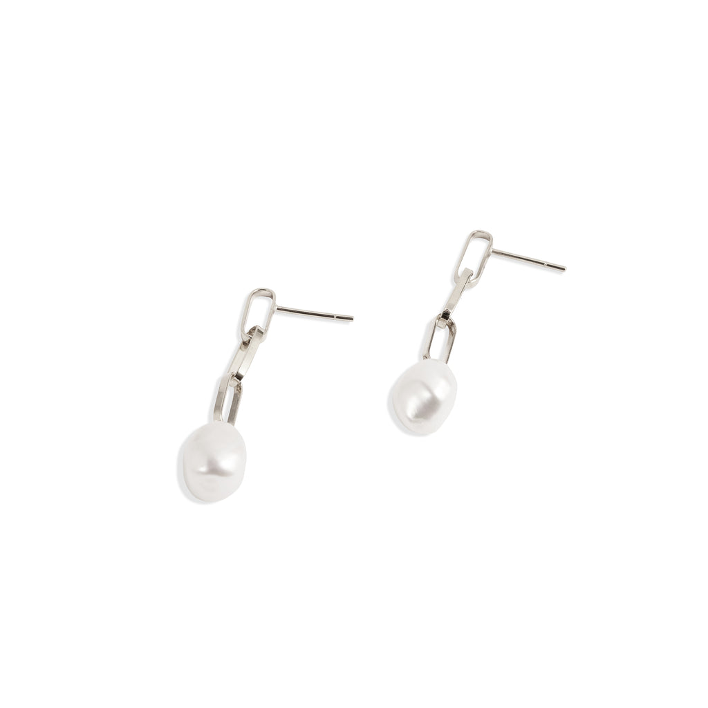 Baroque Pearl Drop Short Silver Link Earrings