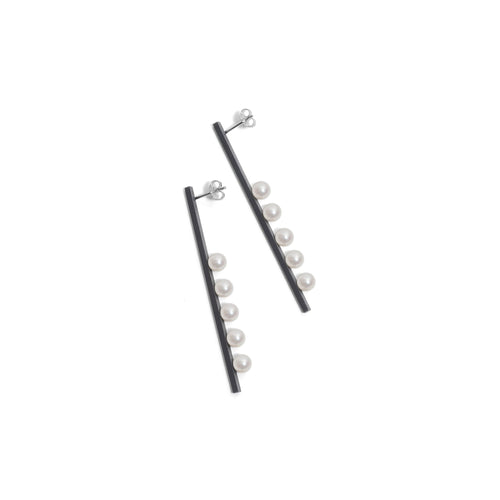 Vertical Suspended Five Pearl Earrings