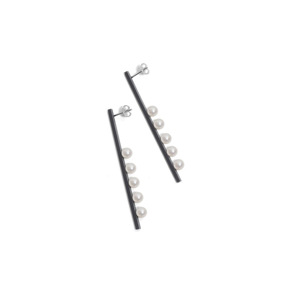 Vertical Suspended Five Pearl Earrings
